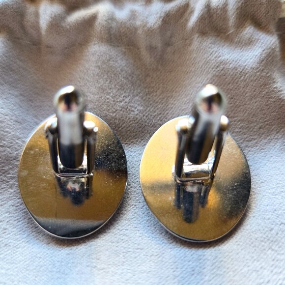 Vintage Silver tone Metal Cufflinks with black stone or resin - Picture 5 of 6